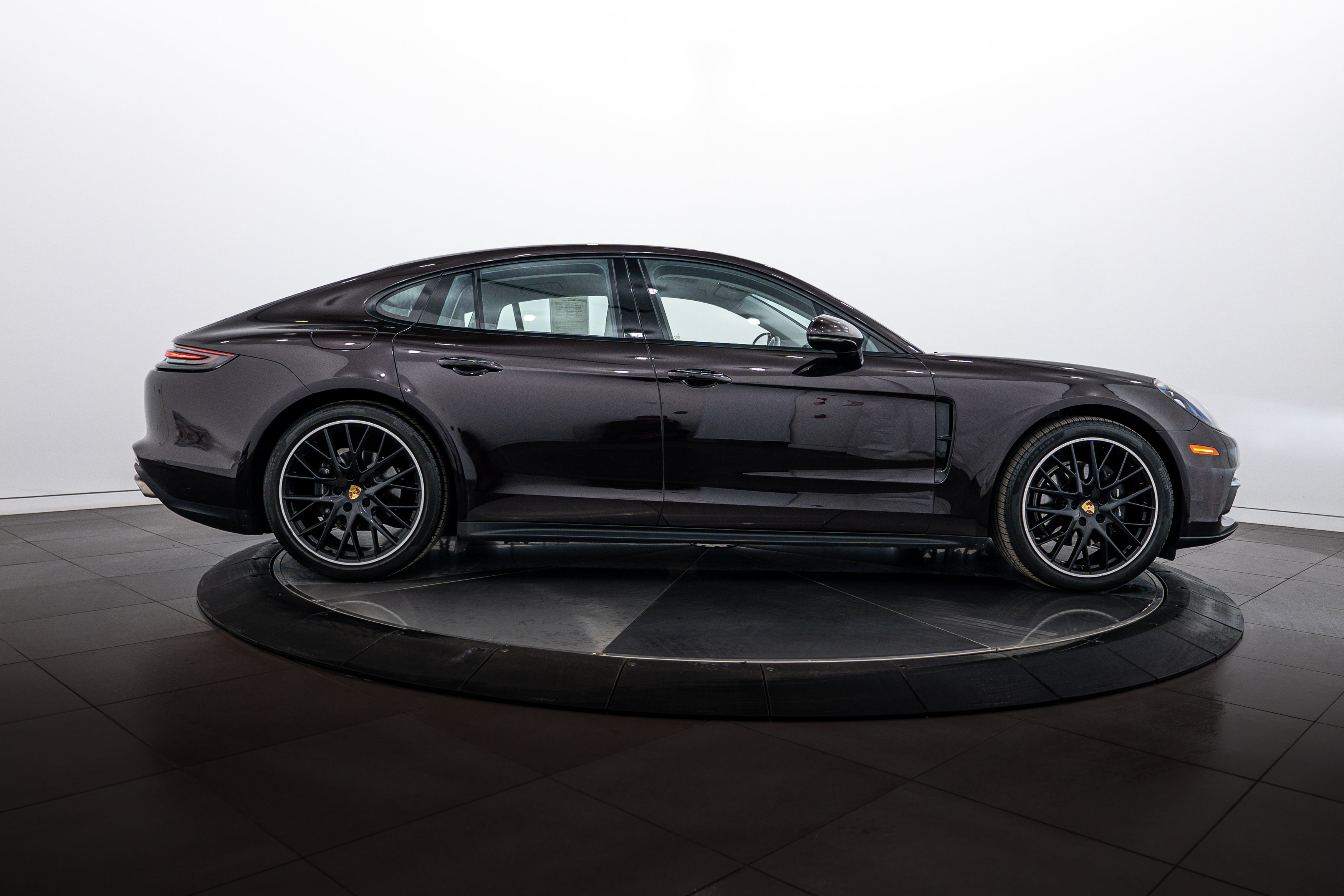 Certified 2017 Porsche Panamera image 8
