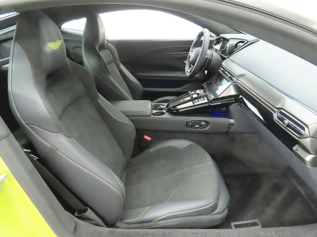 Used 2025 Aston Martin V8 Vantage Coupe image 19