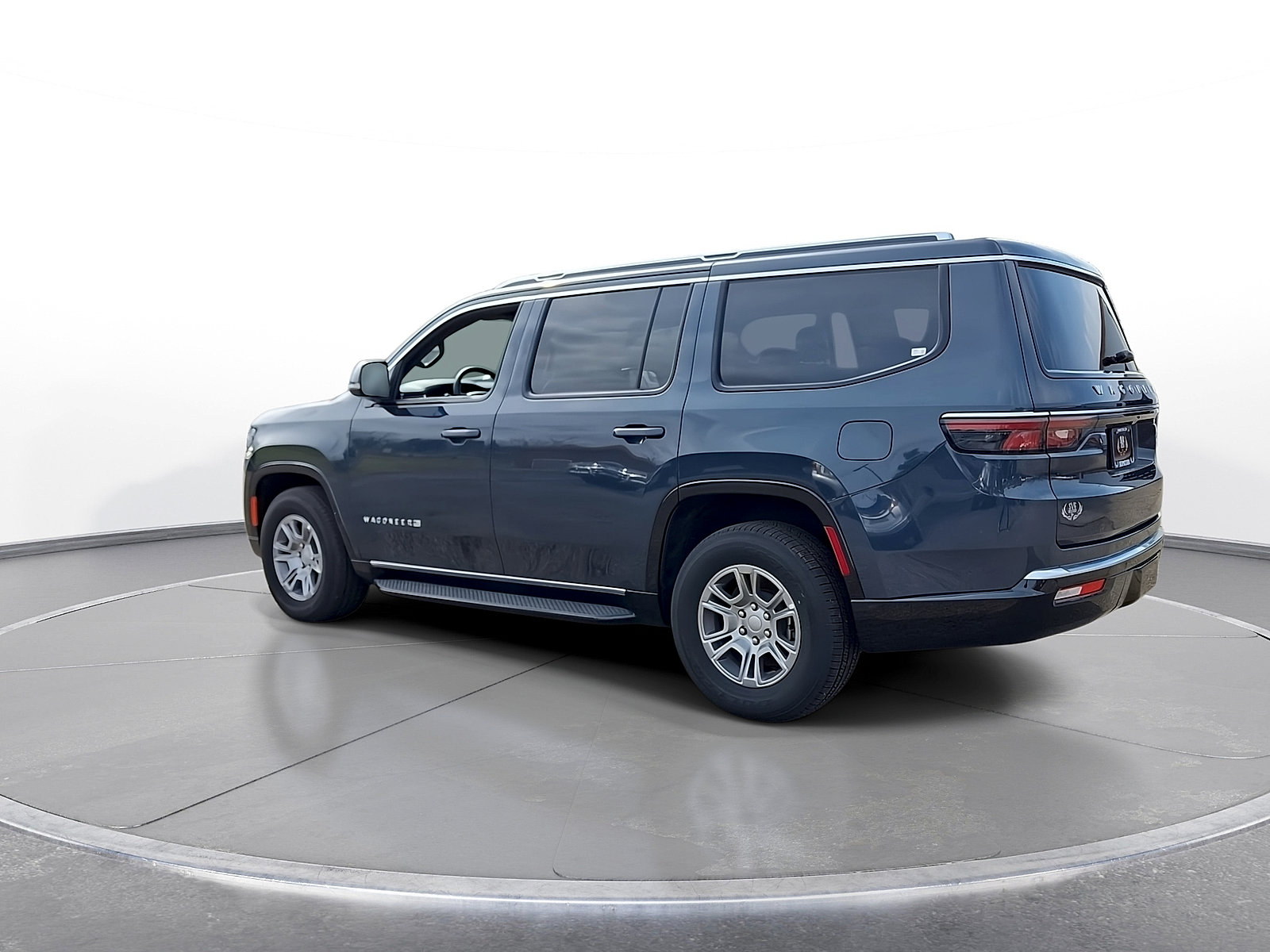 New 2024 Jeep Wagoneer 4WD w/ HD Trailer Tow Package image 6