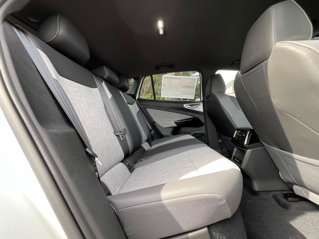 New 2026 Volkswagen ID.4 Pro AWD/4WD image 14