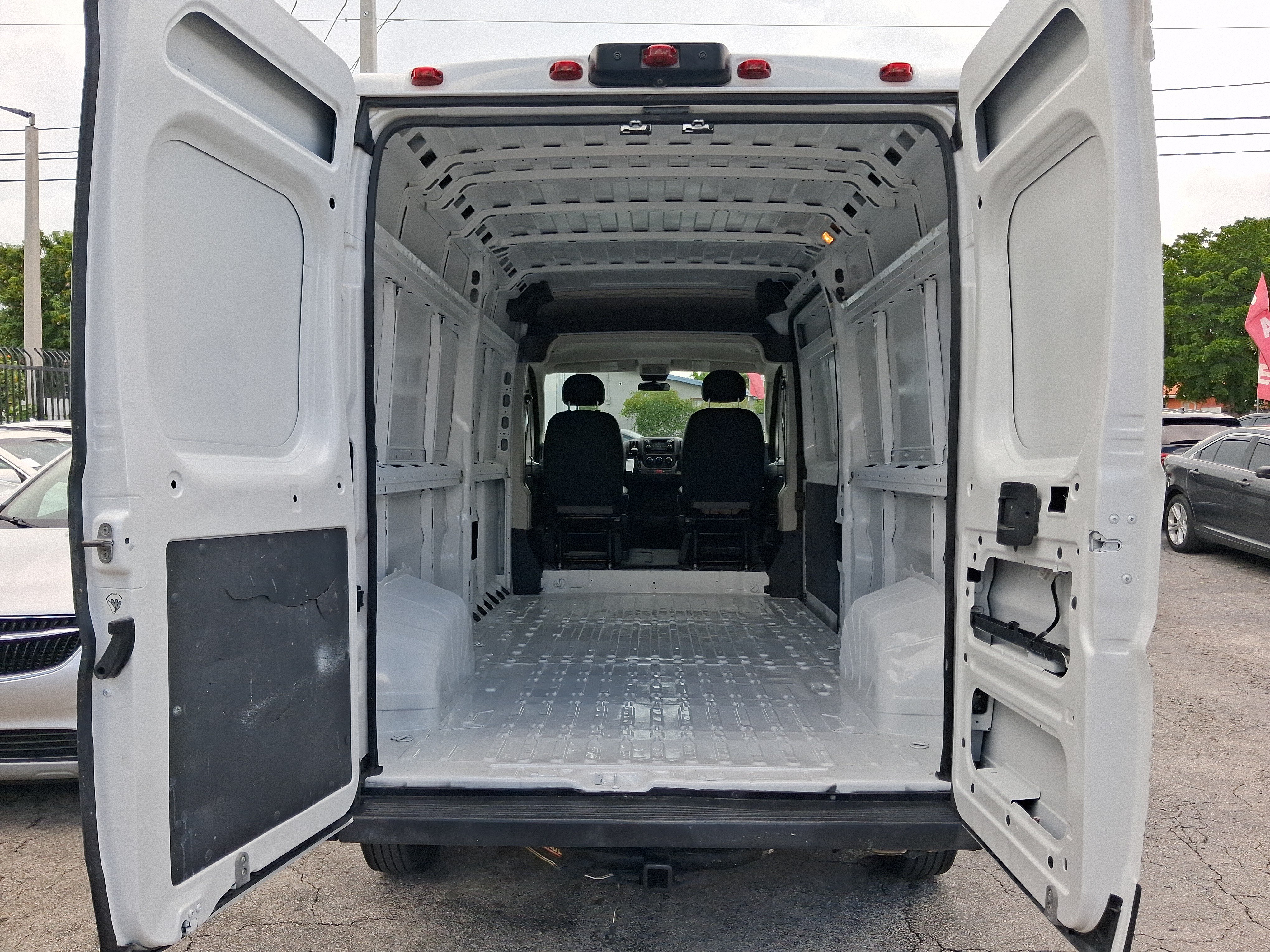 Used 2017 RAM ProMaster 2500 FWD image 8