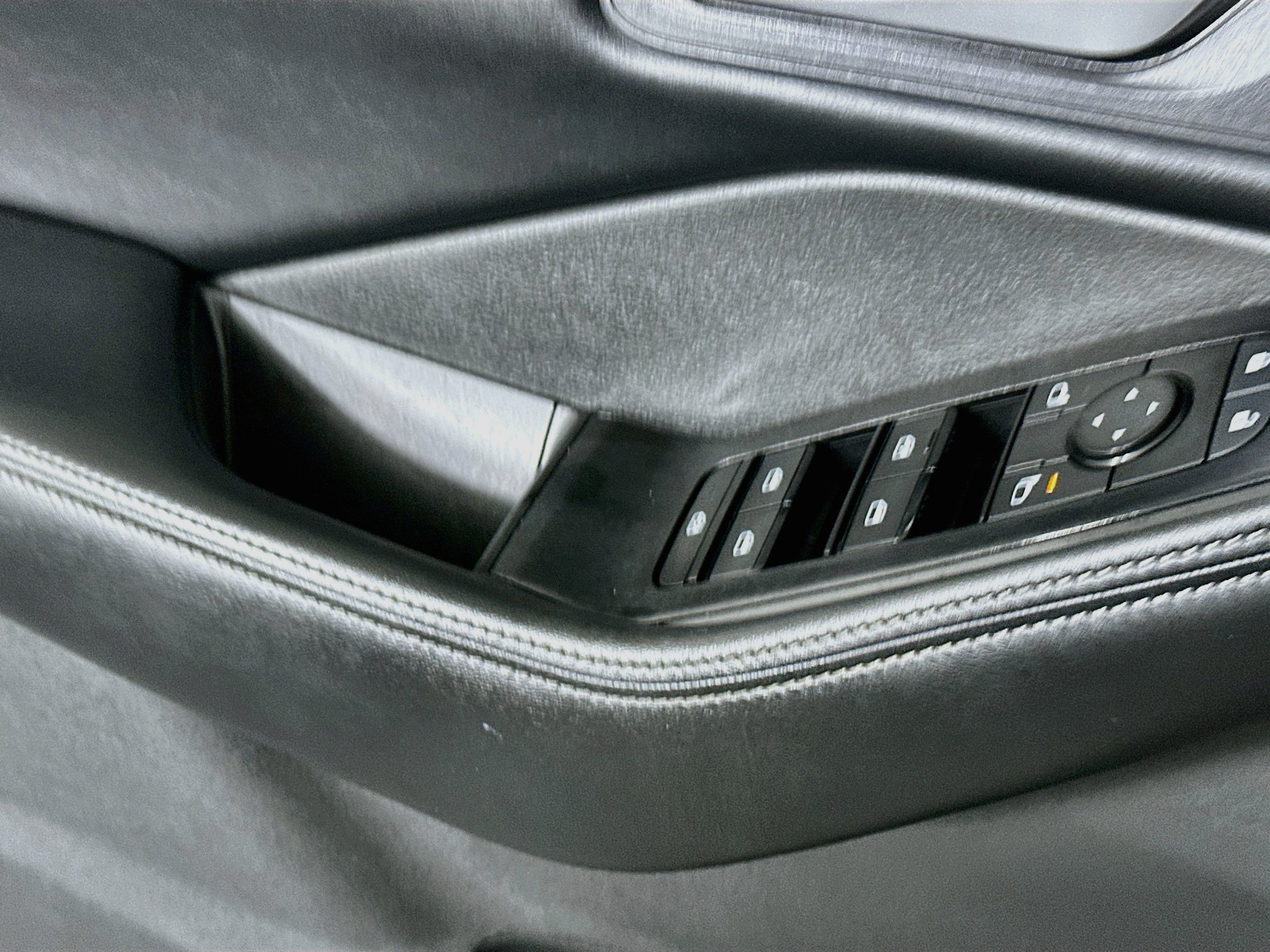 Used 2024 Nissan Rogue SV FWD image 15