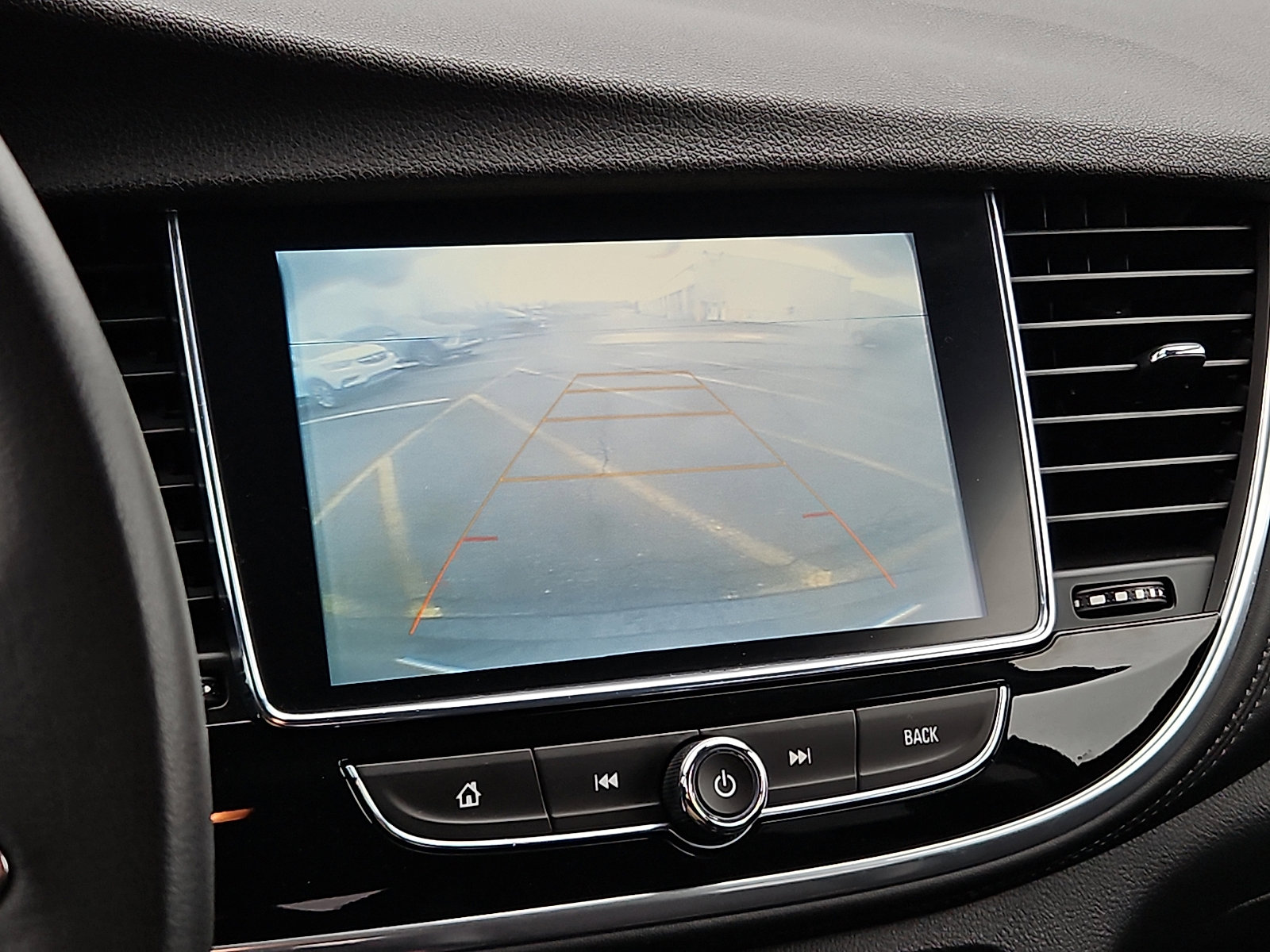 Used 2020 Buick Encore Preferred w/ Safety Package image 17