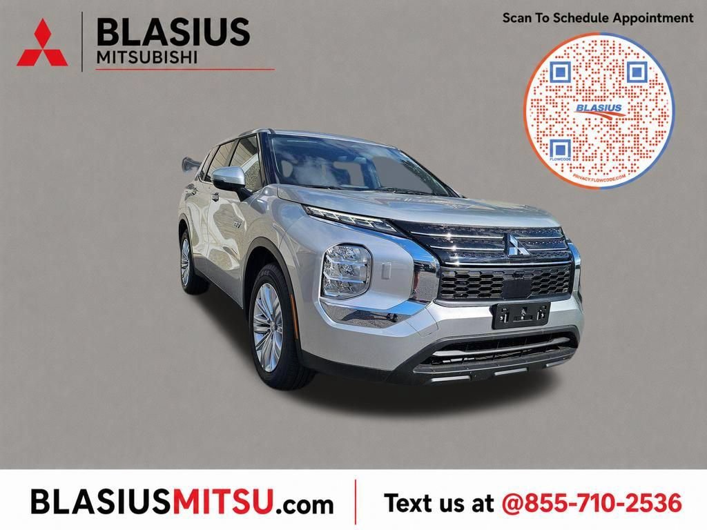 Used 2025 Mitsubishi Outlander ES