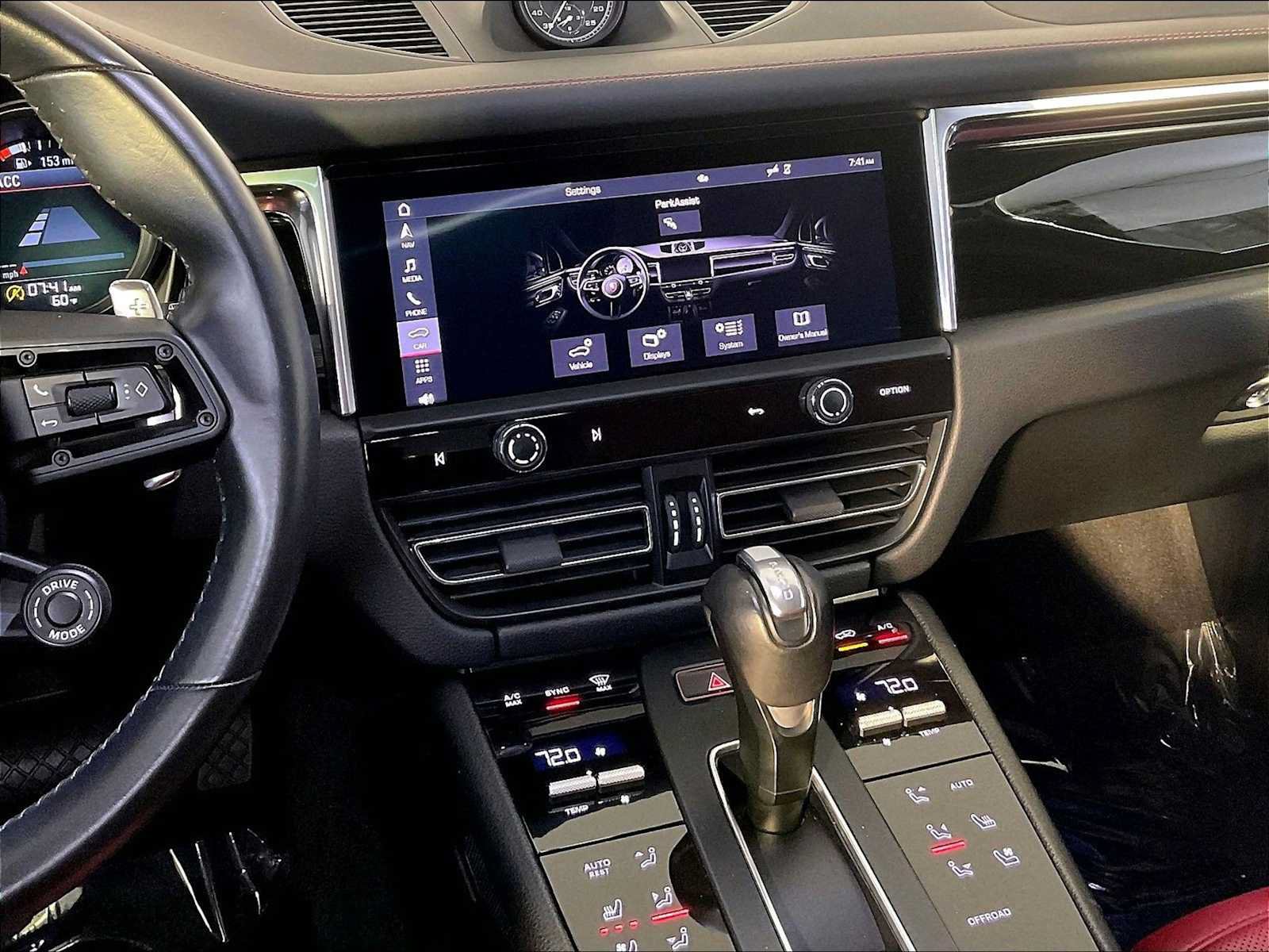 Certified 2023 Porsche Macan Turbo AWD/4WD image 16