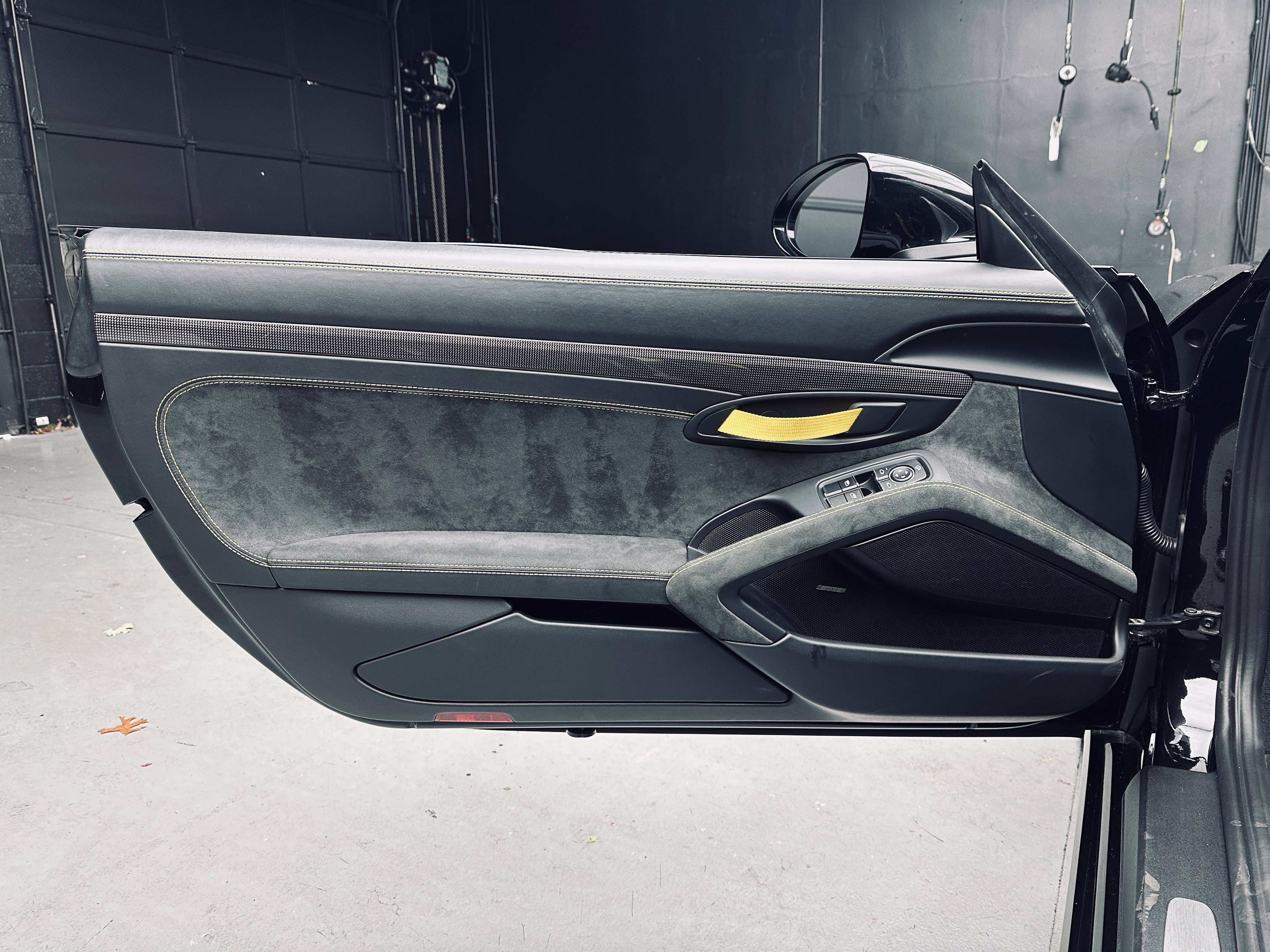 Used 2020 Porsche 718 Cayman GT4 RWD image 22