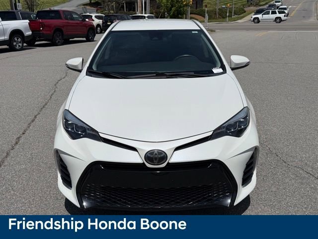 Used 2018 Toyota Corolla SE FWD image 2
