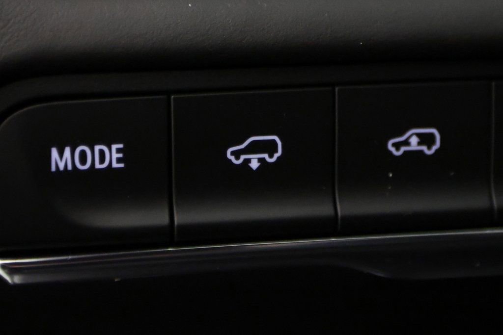 Used 2024 Cadillac Escalade V w/ LPO, ONYX Package image 29