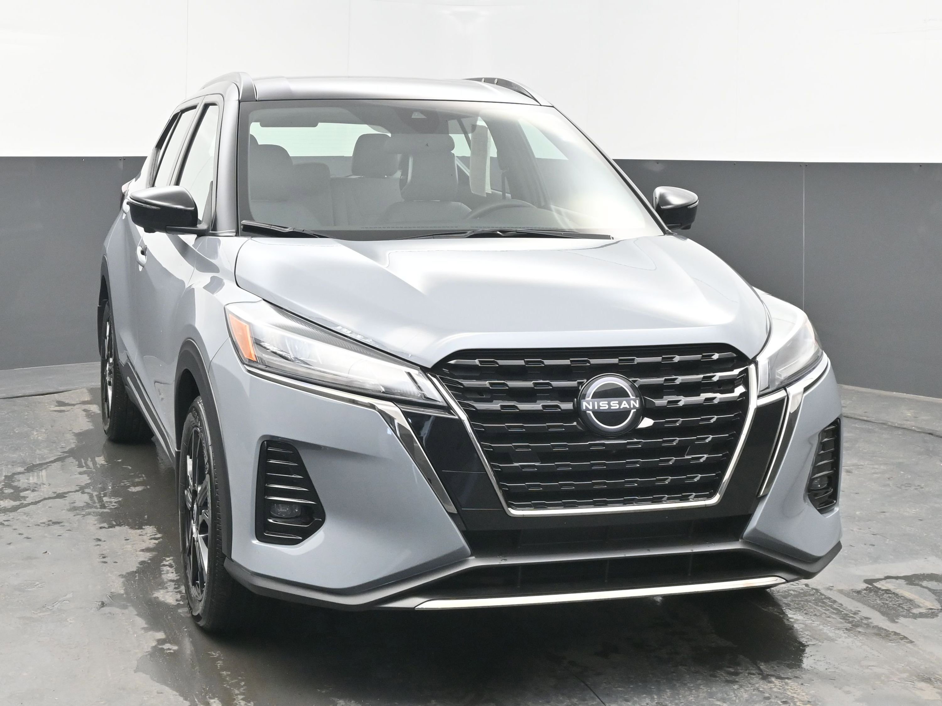 Certified 2024 Nissan Kicks SR w/ SR Premium Package image 2