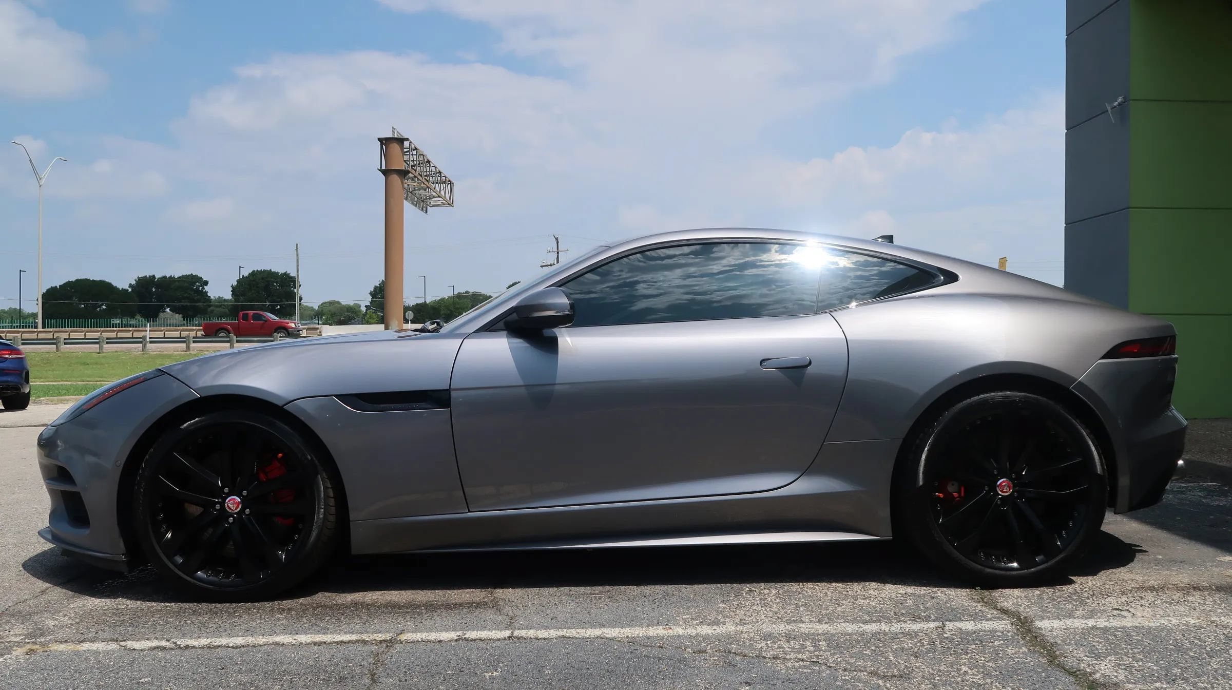 Used 2020 Jaguar F-TYPE R AWD/4WD image 8