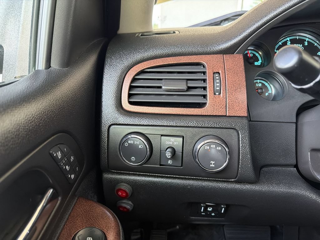 Used 2014 Chevrolet Silverado 2500 LTZ AWD/4WD image 18