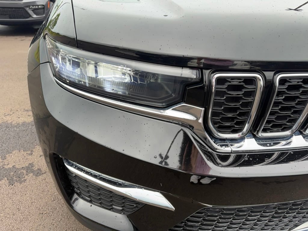 Used 2023 Jeep Grand Cherokee Limited AWD/4WD image 10