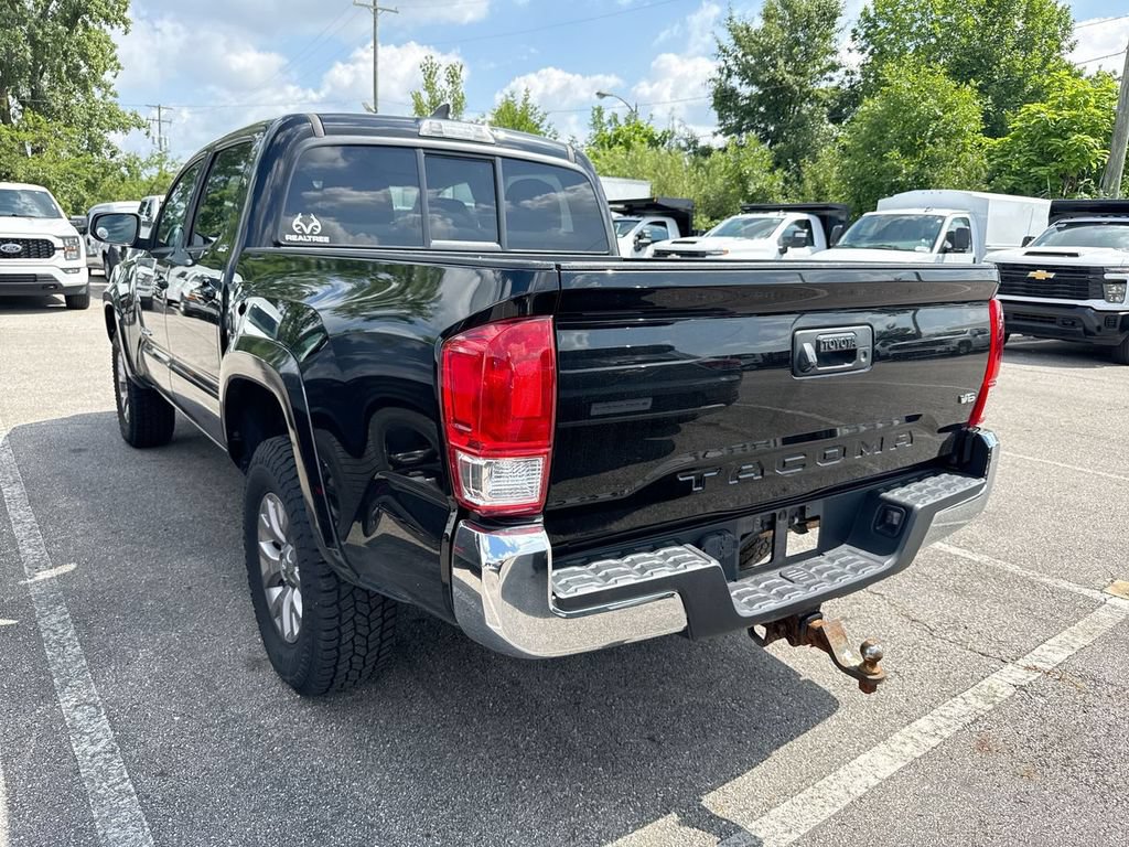 Used 2017 Toyota Tacoma SR5 w/ Tow Package RWD image 2