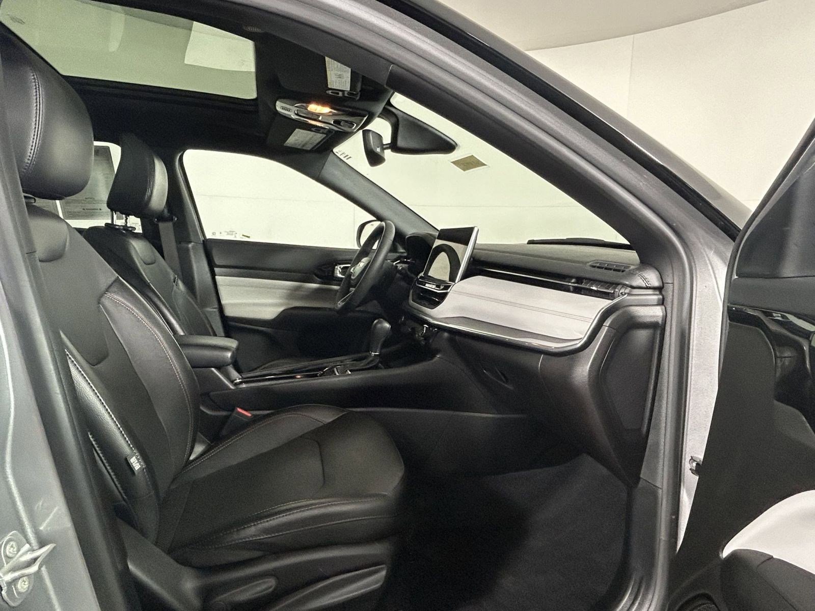 Used 2023 Jeep Compass Limited w/ Sun and Sound Group image 12