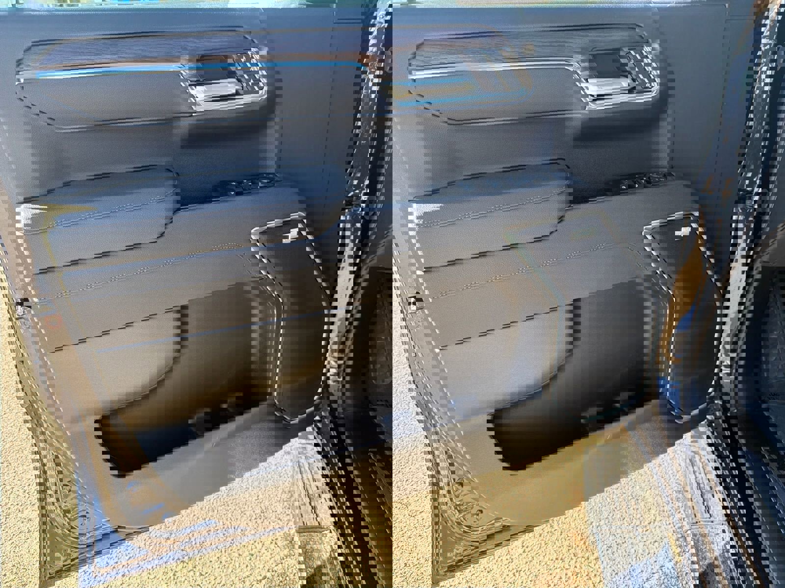 New 2026 GMC Sierra 1500 SLT w/ SLT Premium Plus Package image 14