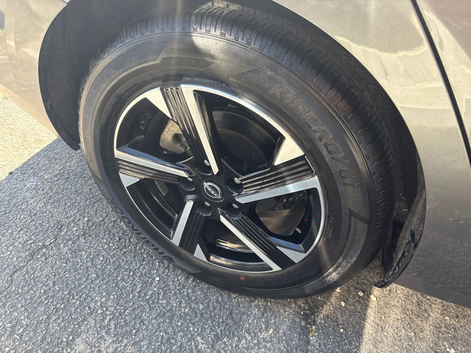 Used 2024 Nissan Sentra SV image 4