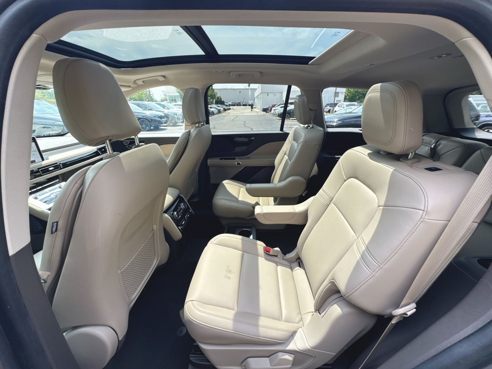 Used 2023 Lincoln Aviator AWD w/ Premium Package image 25