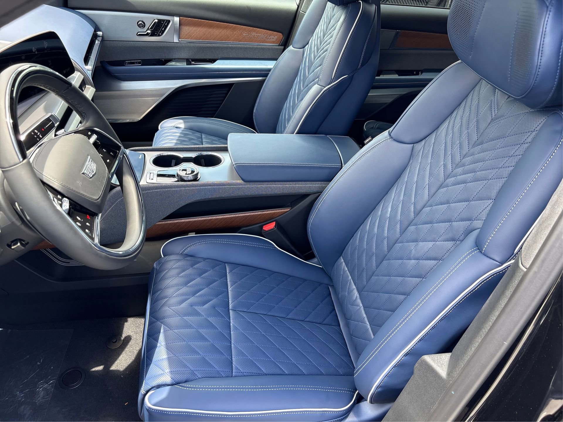 New 2026 Cadillac Vistiq Premium Luxury image 9