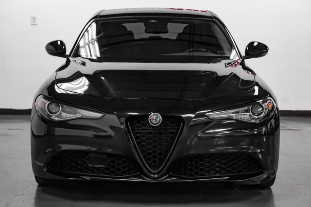Used 2020 Alfa Romeo Giulia w/ Nero Edizione RWD image 5