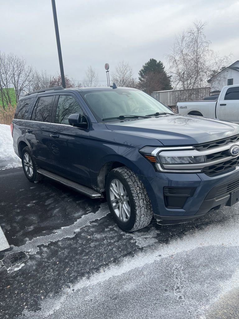 Certified 2023 Ford Expedition XLT image 4