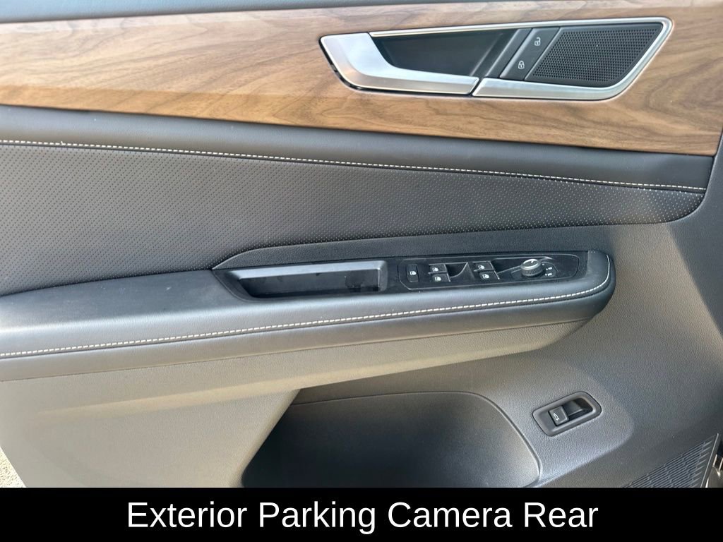 Used 2025 Volkswagen Atlas SE image 9