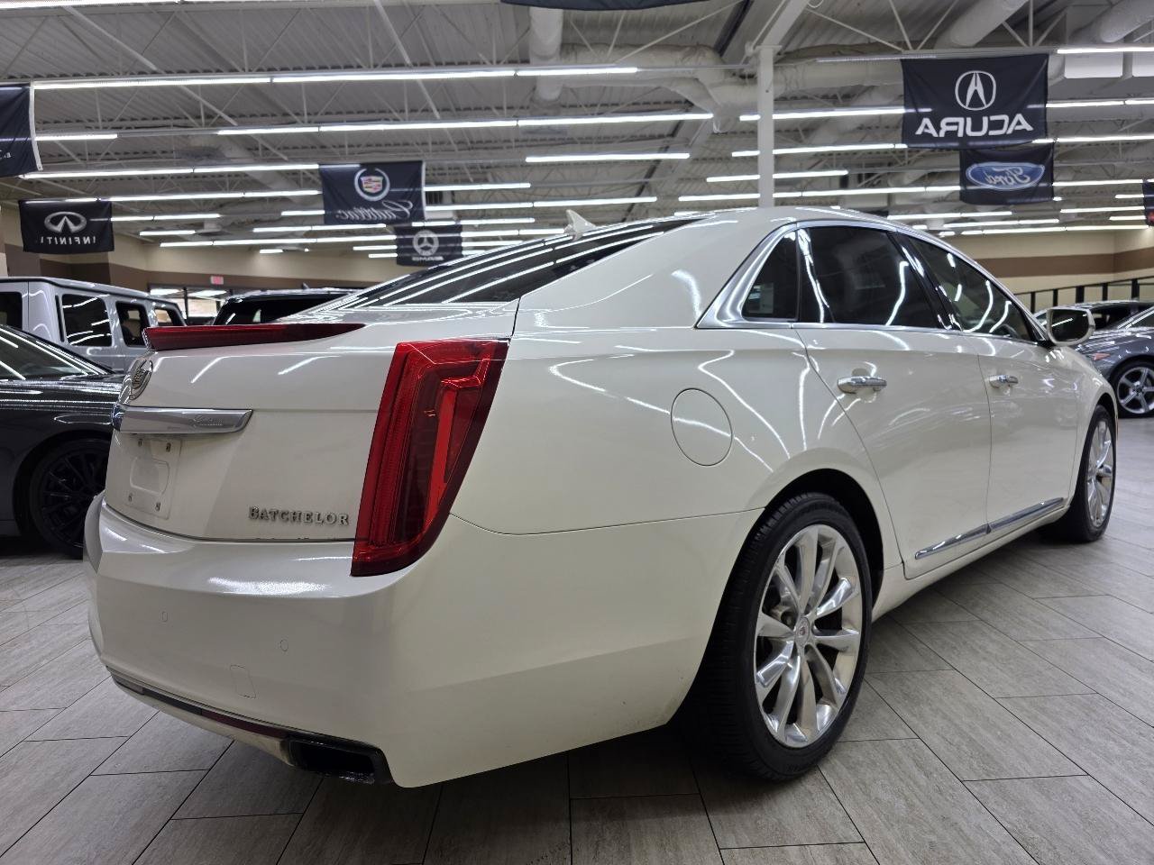 Used 2013 Cadillac XTS Luxury FWD image 7
