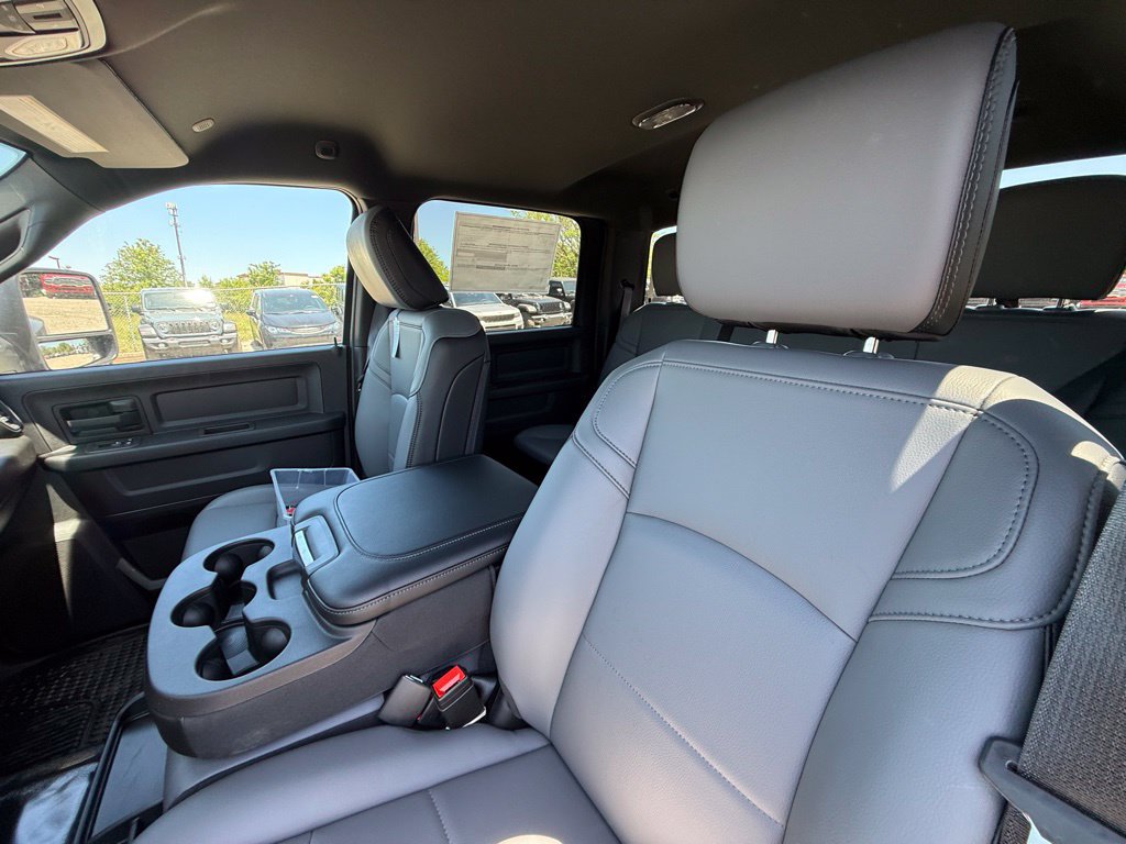 New 2026 RAM 3500 Tradesman AWD/4WD image 13