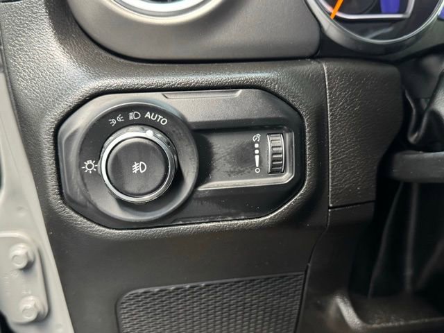 Used 2023 Jeep Wrangler Unlimited Rubicon image 13