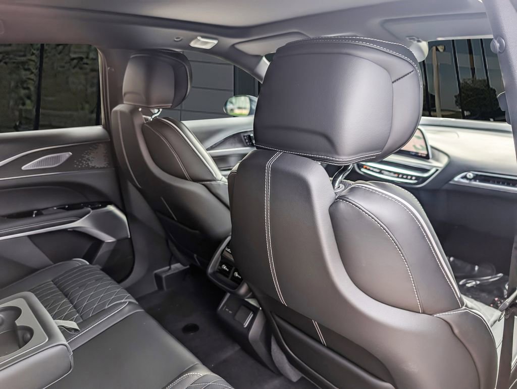 New 2026 Cadillac Lyriq V AWD/4WD image 19
