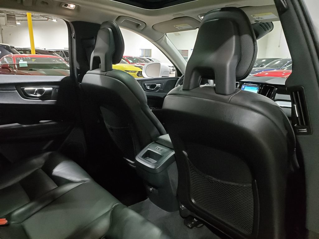 Used 2019 Volvo XC60 T6 Momentum w/ Advanced Package AWD/4WD image 23