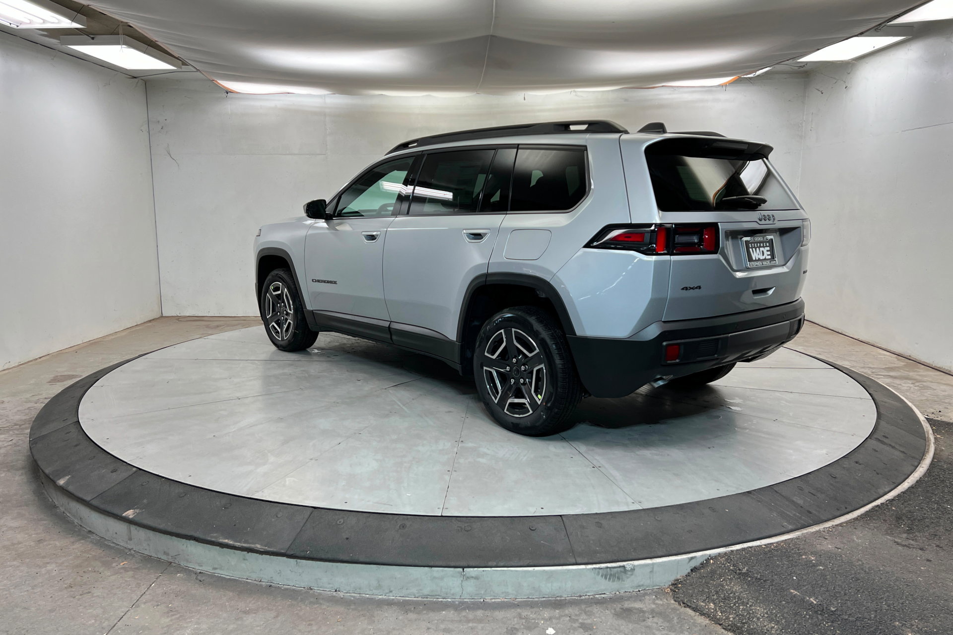 New 2026 Jeep Cherokee Limited image 3