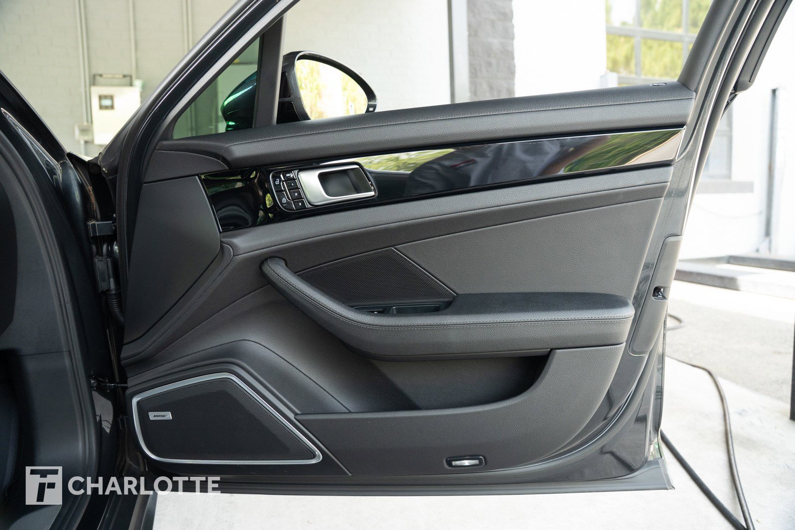 Used 2020 Porsche Panamera 4 image 28