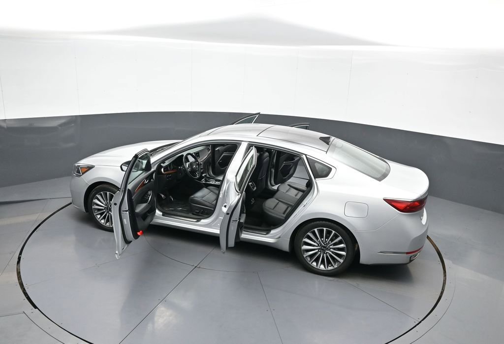 Certified 2017 Kia Cadenza Technology FWD image 43