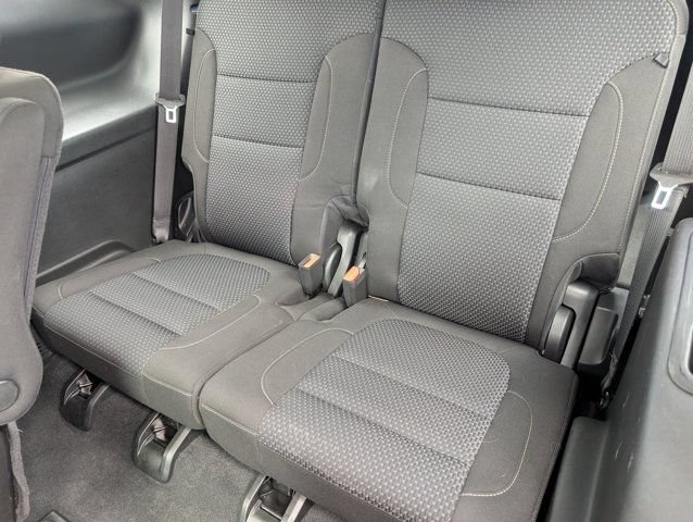 Used 2023 GMC Acadia SLE w/ Driver Convenience Package FWD image 30