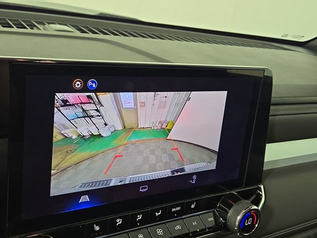 Used 2025 Chevrolet Colorado LT w/ Advanced Trailering Package image 18