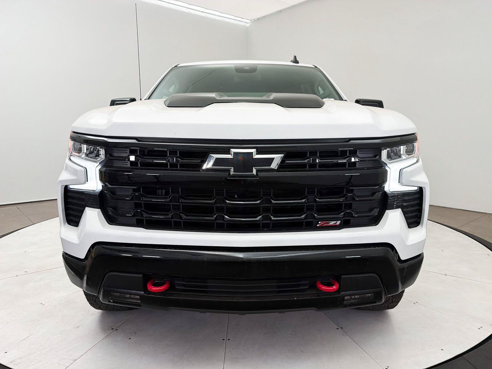 Used 2024 Chevrolet Silverado 1500 LT Trail Boss w/ Protection Package AWD/4WD image 11