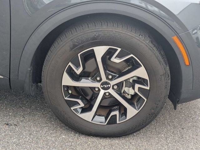 Used 2025 Kia Sportage EX w/ Premium Package FWD image 11