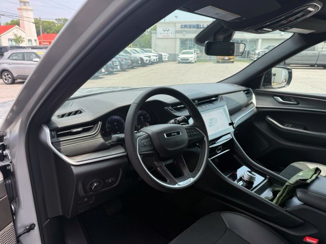 New 2026 Jeep Grand Cherokee Altitude AWD/4WD image 3