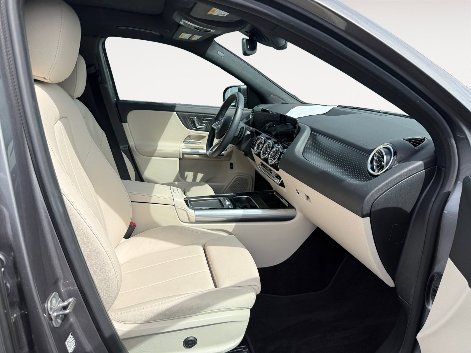 Used 2025 Mercedes-Benz GLA 250 4MATIC image 19