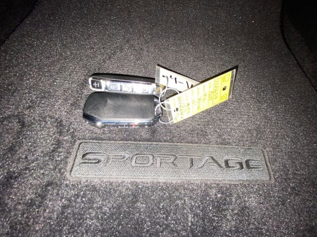Used 2025 Kia Sportage SX FWD image 30
