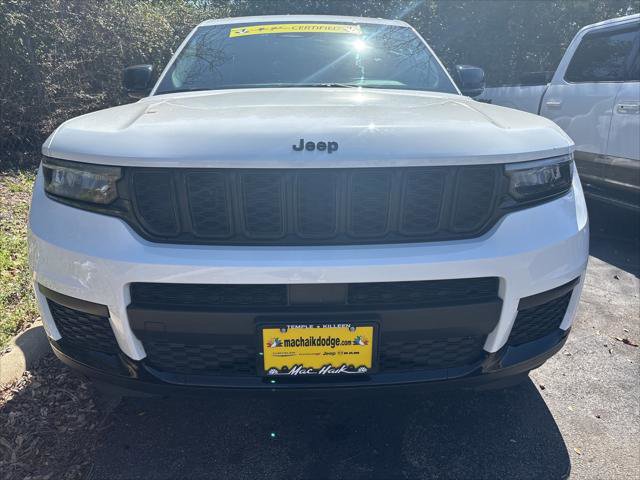Certified 2025 Jeep Grand Cherokee L Laredo AWD/4WD image 1