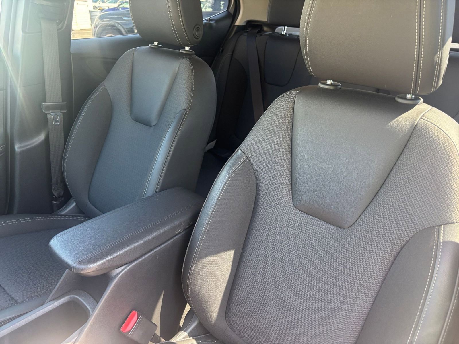 Used 2025 Buick Encore GX Preferred image 34