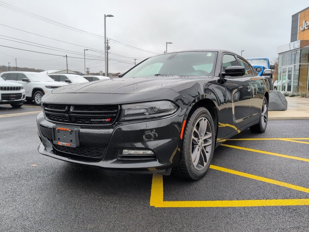Used 2019 Dodge Charger SXT image 3
