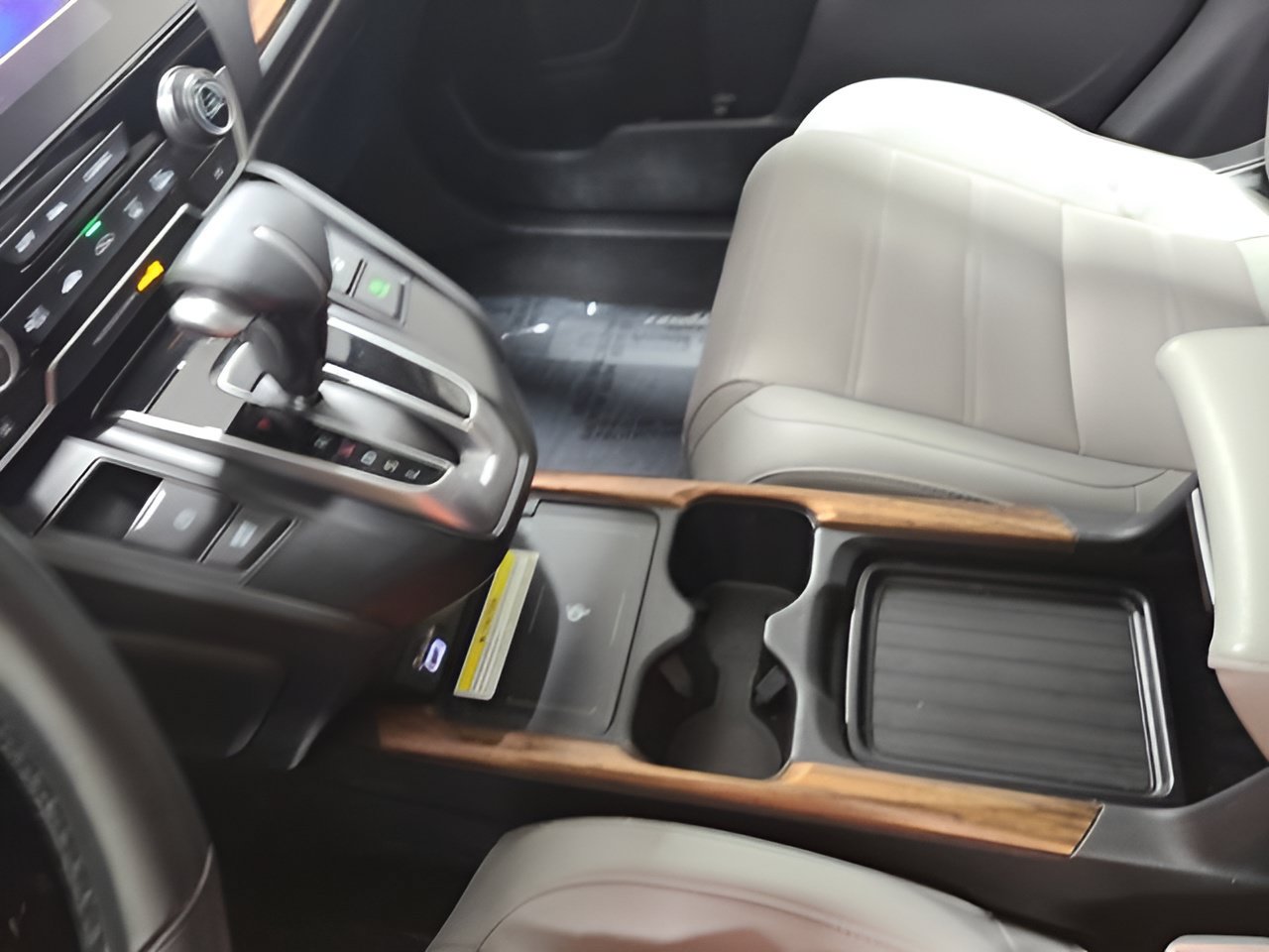 Used 2020 Honda CR-V Touring image 31