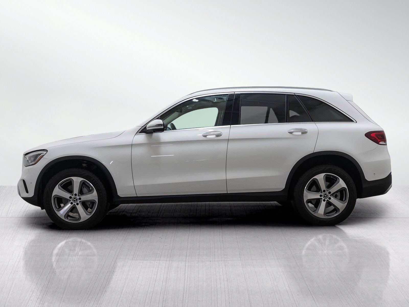 Used 2022 Mercedes-Benz GLC 300 4MATIC image 3
