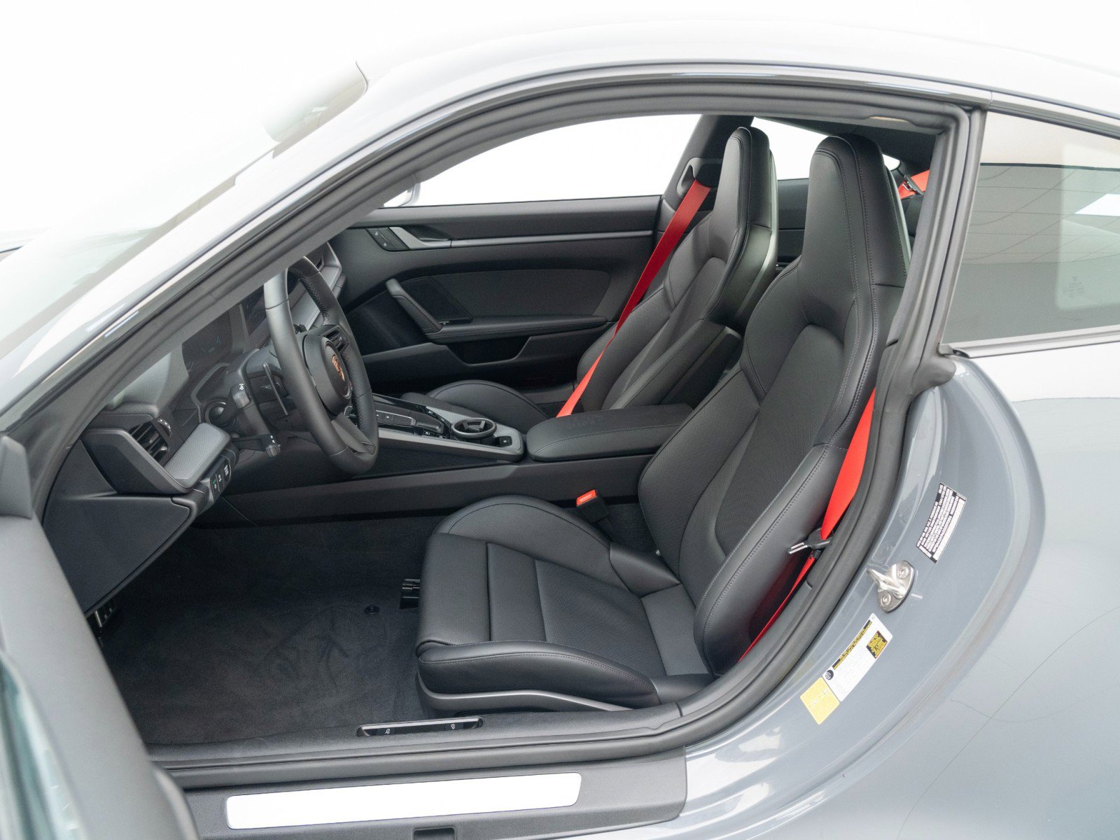 Certified 2025 Porsche 911 Carrera image 17