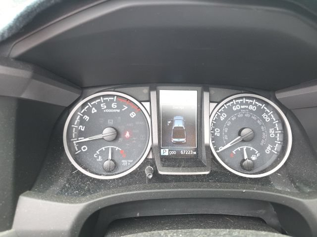 Used 2022 Toyota Tacoma TRD Off-Road w/ TRD Premium Off Road Package AWD/4WD image 9