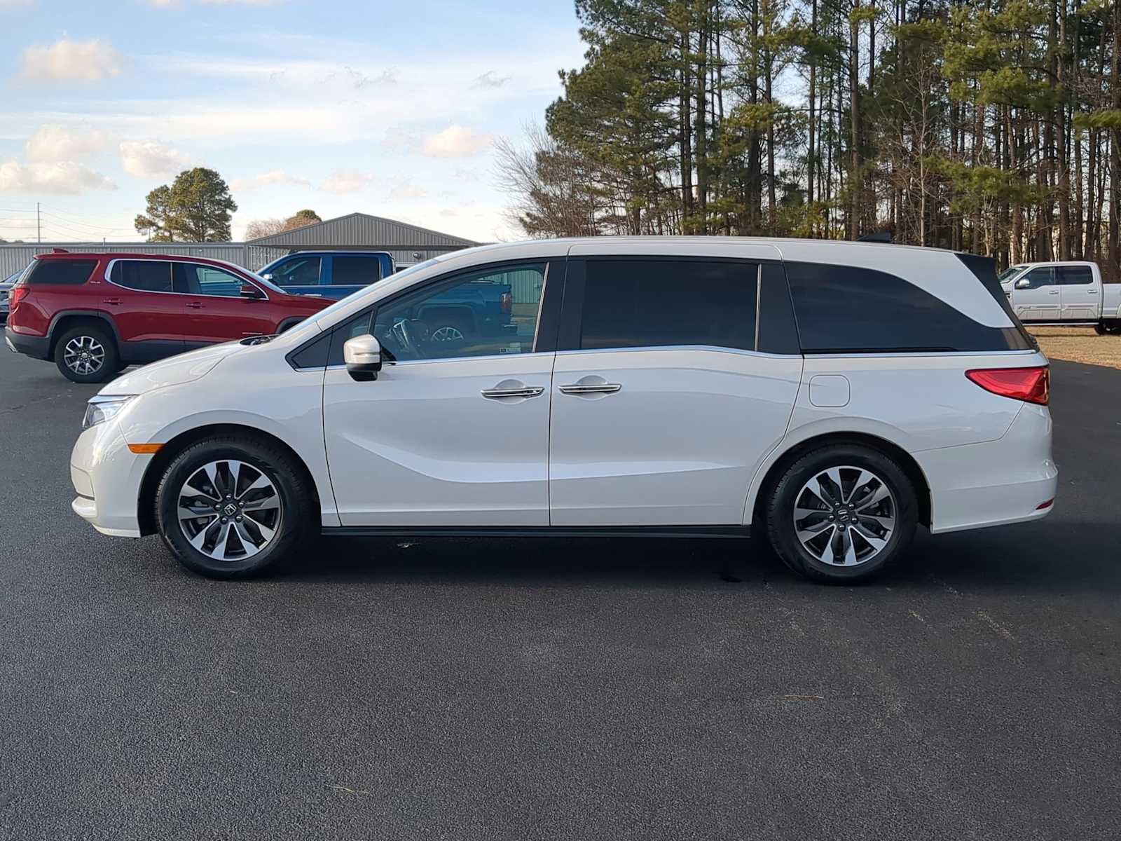 Used 2023 Honda Odyssey EX-L image 5