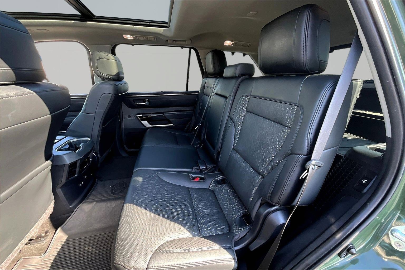 Used 2023 Toyota Sequoia Limited AWD/4WD image 21