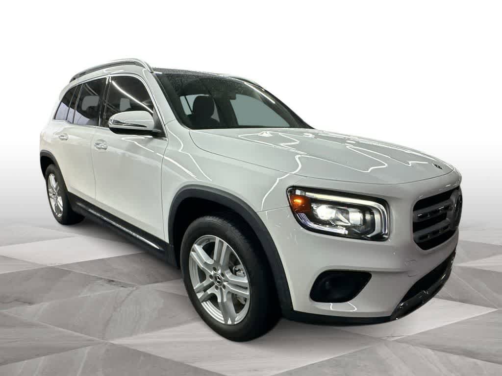 Used 2023 Mercedes-Benz GLB 250 image 2